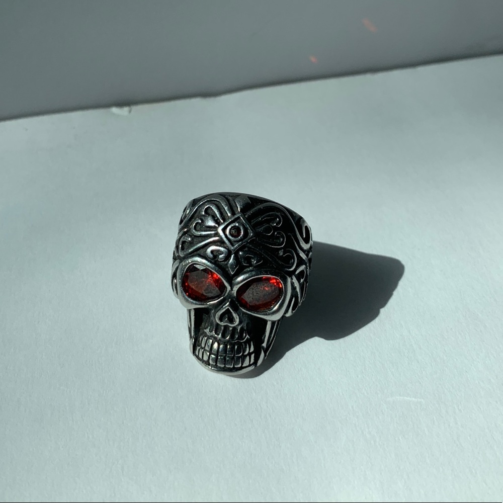 Large men’s stainless steel skull ring